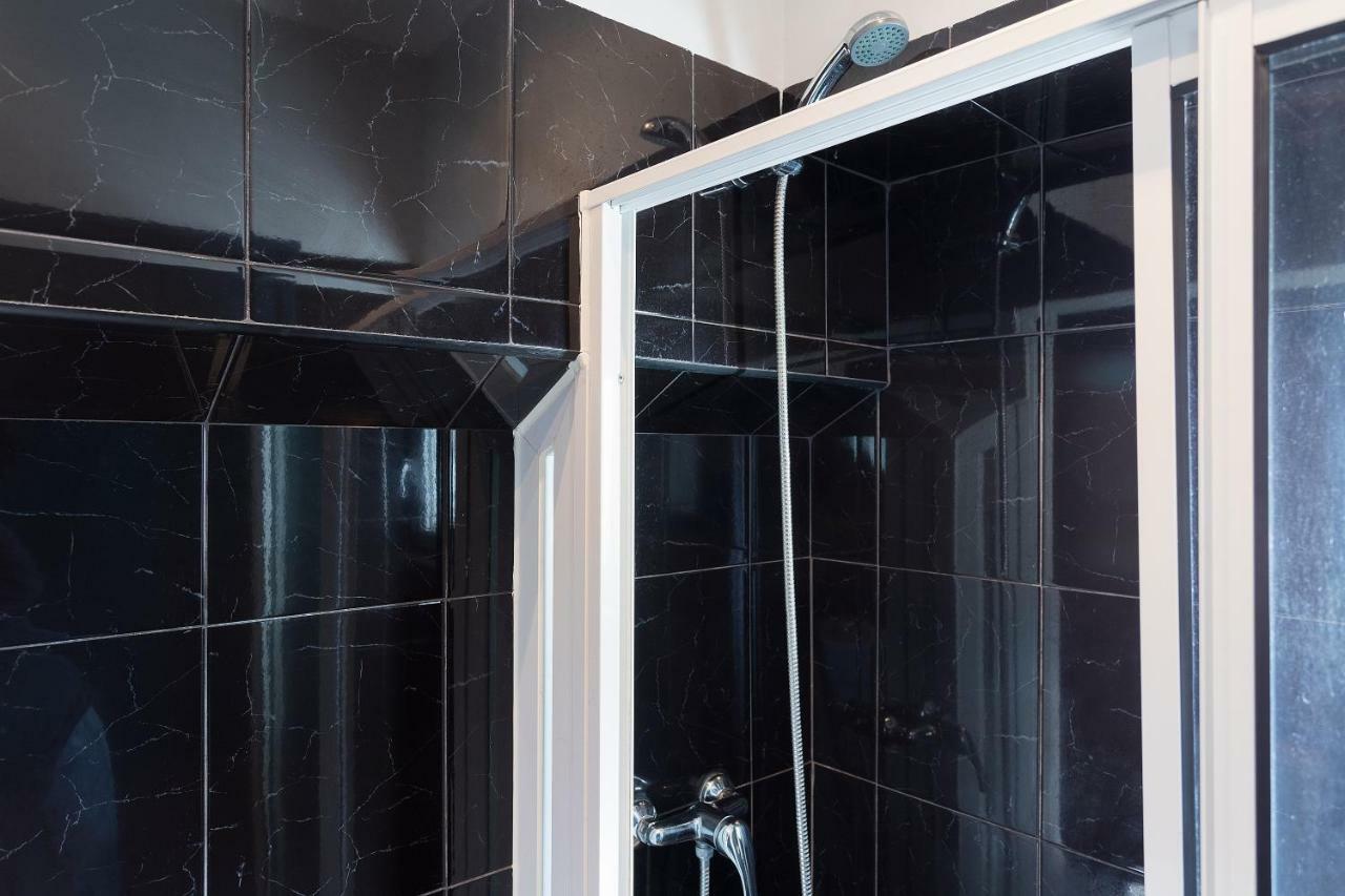 Chiado Bairro Alto, Bright And Newly Renovated 3 Bedroom Apartment, Lisbon Historical Center Exteriör bild